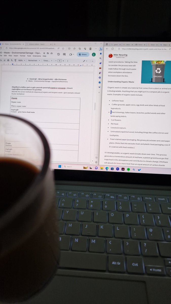 leejonesyboi's tweet photo. Well the lads golf trip has been knocked on the head so only one thing to do #Level3 #Greenkeeping #HeadInTheBooks #FingerOut https://t.co/GIVgPuanEg