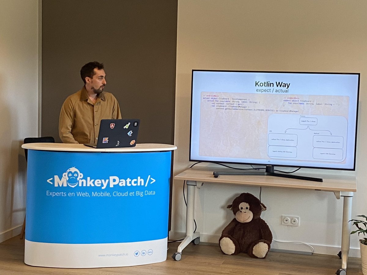 Ambiance far West 🤠pour le 2ème jour de la #MonkeyConf avec <a href="/alexandre_del31/">Alexandre DELATTRE</a> et <a href="/TSalvetat/">Thomas SALVETAT</a>.
🎙Kotlin Multiplatform: The (very) Good, The Bad &amp; The Ugly 2 🎬!
📱REX du dev de 2 apps <a href="/KotlinMP/">KotlinMultiplatform</a> 
🔜Retrouvez ce talk au #DevFestToulouse
#Swift #kotlin #mkp We💙tech
