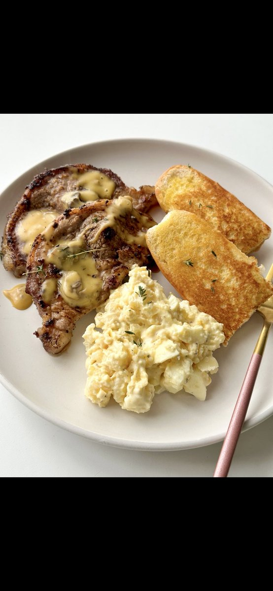 Happy Friday ☀️ Is it too early for lamb chops with cheese & mushroom sauce, scrumptious egg & potato salad plus toasted bread roll? 😅😍😋 @_theeats