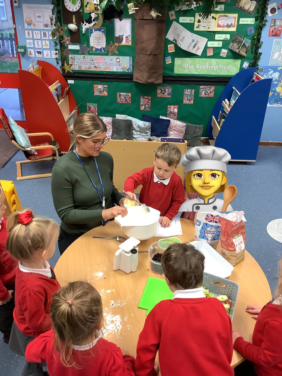 NurseryOPS's tweet image. Nothing better than baking an Autumn crumble on a cold rainy day! 🍂👩‍🍳👨‍🍳

#opsscience #eyfsmaths #understandingotheworld #Autumn