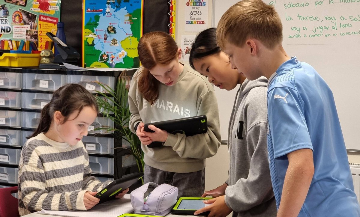 BromsPrep's tweet photo. Fun Spanish Quizlet and Kahoot revision games for Year 7 yesterday afternoon. #BromsYr7 #BromsModLang https://t.co/8At2msylZQ