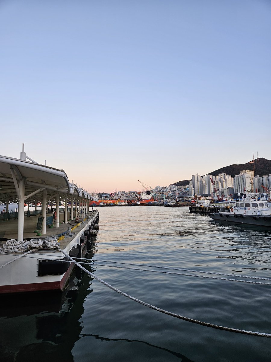 codename_S23's tweet image. (on) 생애 첫 국감일정 무사완. 한번만 합시다
#부산 #KIOST