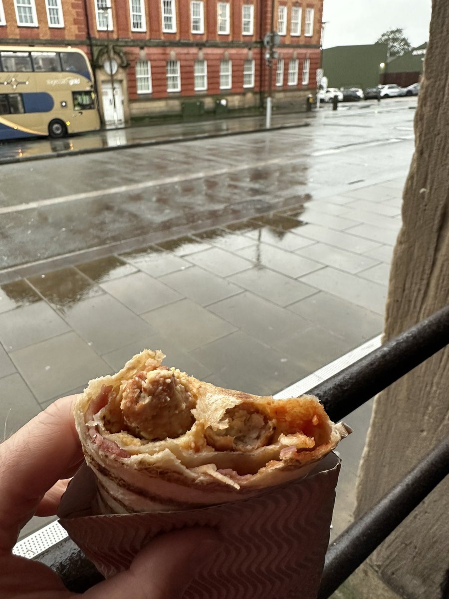 Danny Robins tweet media