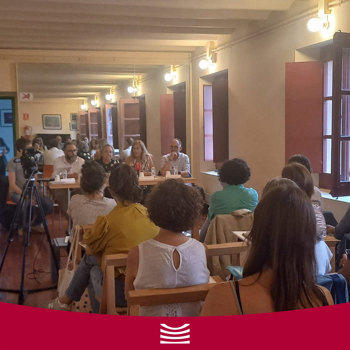 PRESENTACIÓ ALS MESTRES DEL 'CAP INFANT SENSE FORTUNY' 2024

Avui dijous 19 d‘octubre ha tingut lloc la presentació a les escoles de Reus del contingut de la quarta edició del projecte 'Cap infant sense Fortuny’.