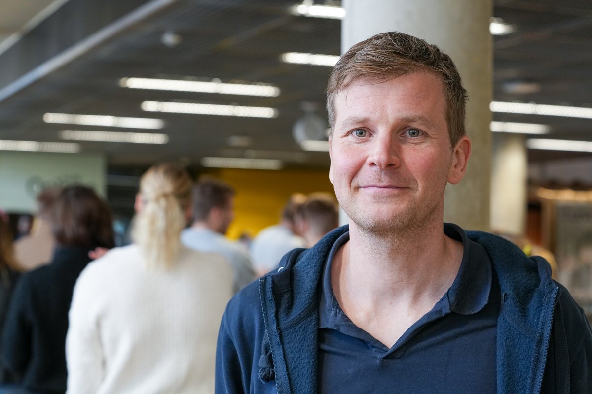 Vuonna 2026 noin kolmannes suomalaisista EU-virkamiehistä jää eläkkeelle. Alumnimme Mika Somppi, Euroopan komission Suomen-edustuston hallintopäällikkö, kannustaa suomalaisia EU-tehtäviin.

➡️ Lue lisää: uwasa.fi/fi/uutishuone/…

#univaasa #alumni #euroopanunioni #EU