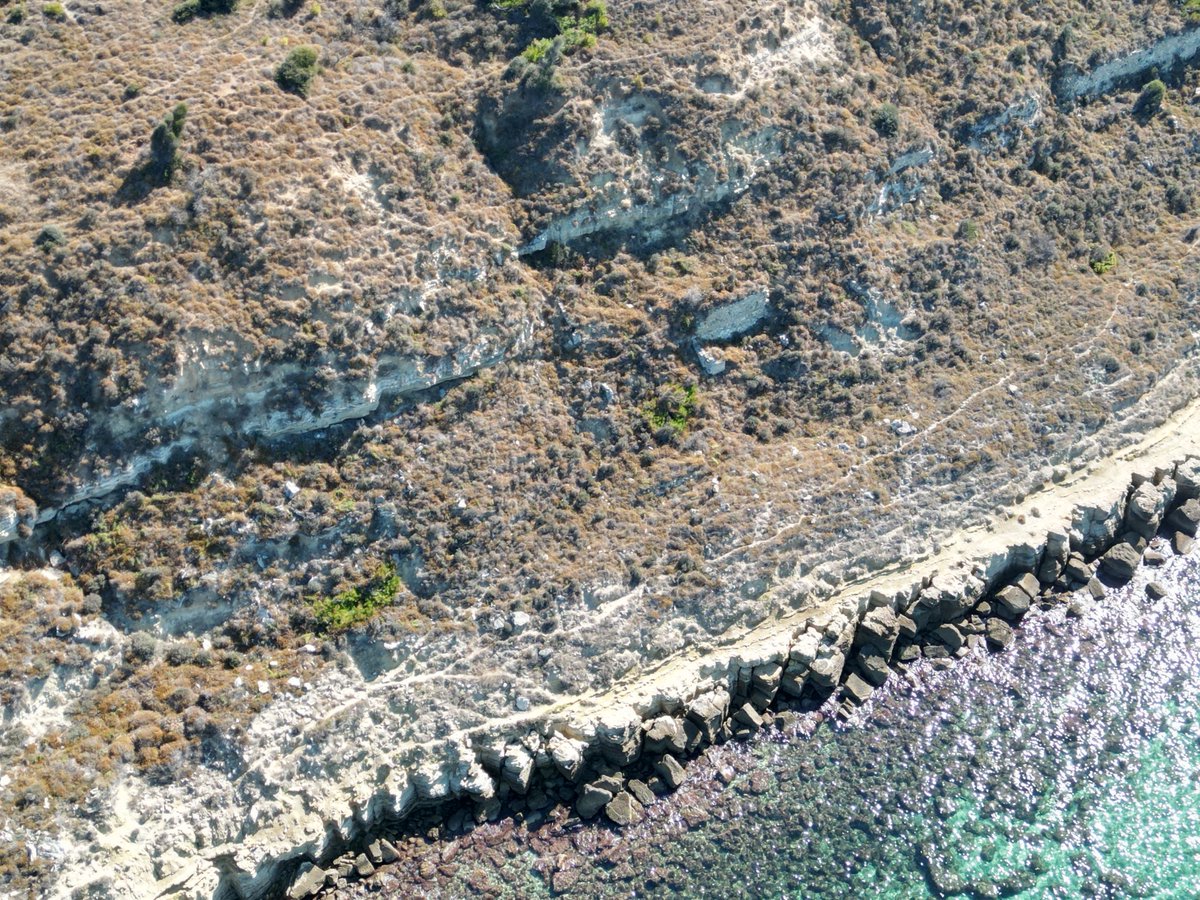 BillSellars2's tweet image. #Gallipoli #Çanakkale #CapeHelles a few views of the road built from W Beach around Ttekke Burnu and to the north. One shot from during the campaign, one from 1921 and two from the present.
