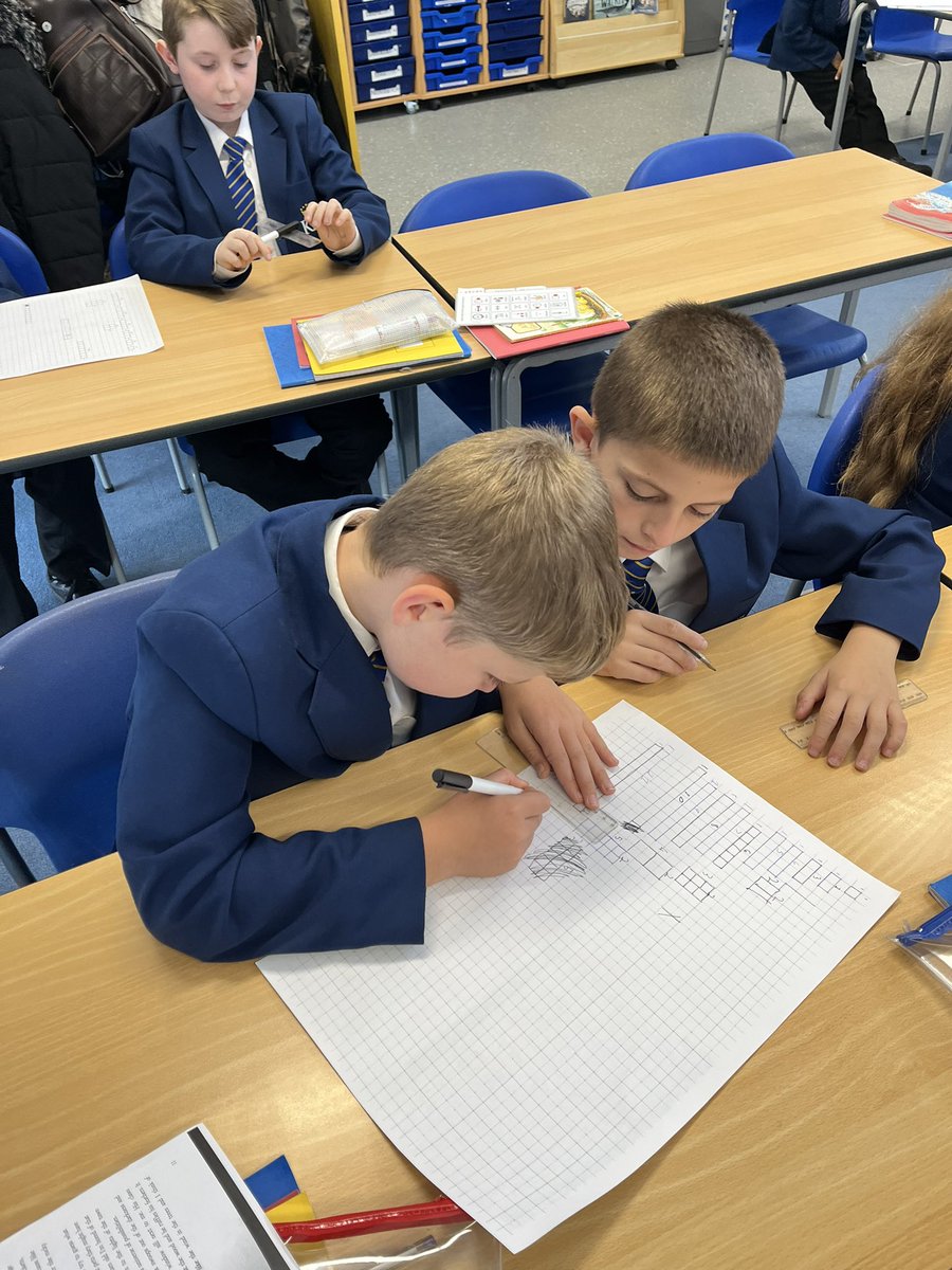 khpa_MrsS's tweet photo. Year 5 are drawing rectangles to help embed the understanding of prime numbers! @d_khpa https://t.co/zfOBwgzsbK