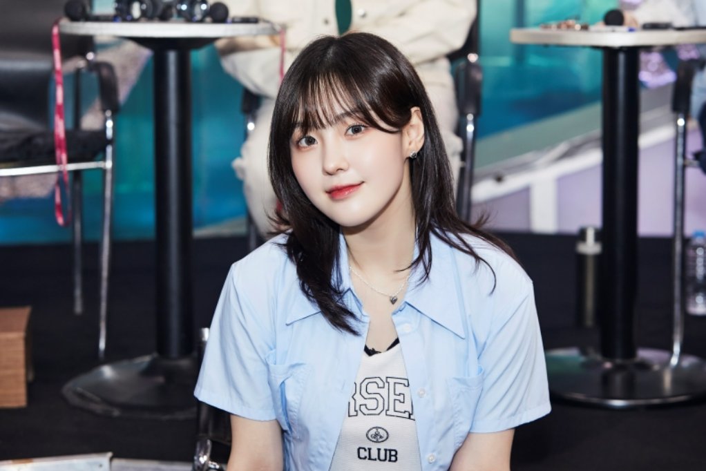 KPOPFAVE_'s tweet photo. Come on #Galileo leo and Kep1ians! 💟🎭 #YUJIN & #CHAEHYUN of @official_kep1er will be making a guest appearance on MBC's " #복면가왕 (#TheKingOfMaskedSinger)" as special judges on Oct 22 at 6:05PM (KST) and here you go the BTS photos! #Kep1er #케플러 #ケプラー #최유진 #김채현 https://t.co/qalkAYYqxy
