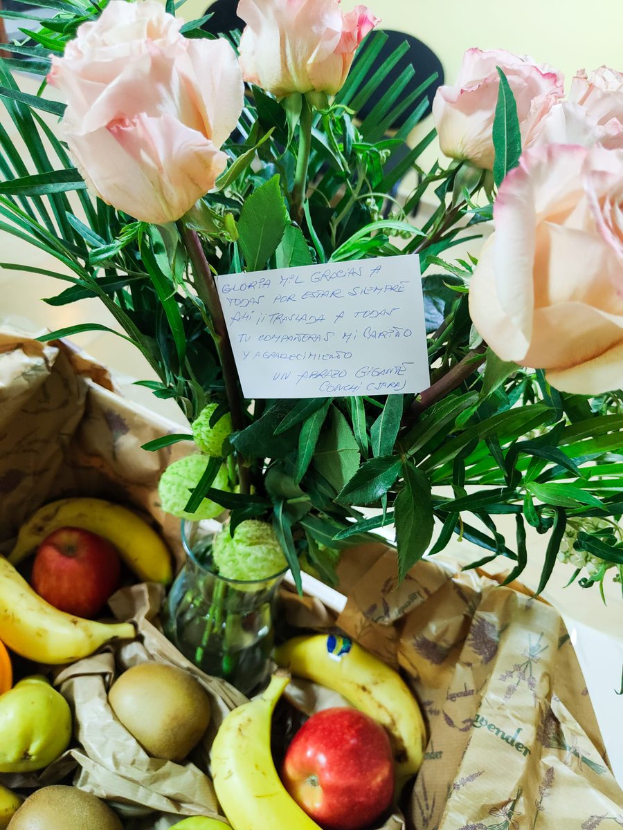fedalime's tweet photo. ¡Sorpresa de viernes 😍!

Nuestra querida Flores Jara nos ha mandado a la oficina esta preciosa caja con flores, tazas personalizadas, desayuno y frutas 🥰

Todo nuestro agradecimiento por este detalle tan bonito 🌷 https://t.co/ixyAyAz9FM