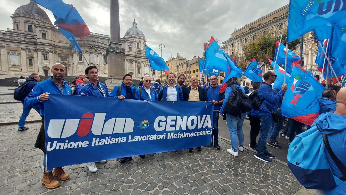 LuigiPinasco's tweet photo. 20 ottobre 2023 A Roma in manifestazione per mandare un messaggio forte e chiaro al governo. Il tempo delle favole è finito. Ex ILVA va immediatamente rilanciata per salvaguardare  la imprescindibile produzione di Acciaio del nostro paese! @UilmGenova @UilmNazionale @UILofficial https://t.co/joFkFriAz7