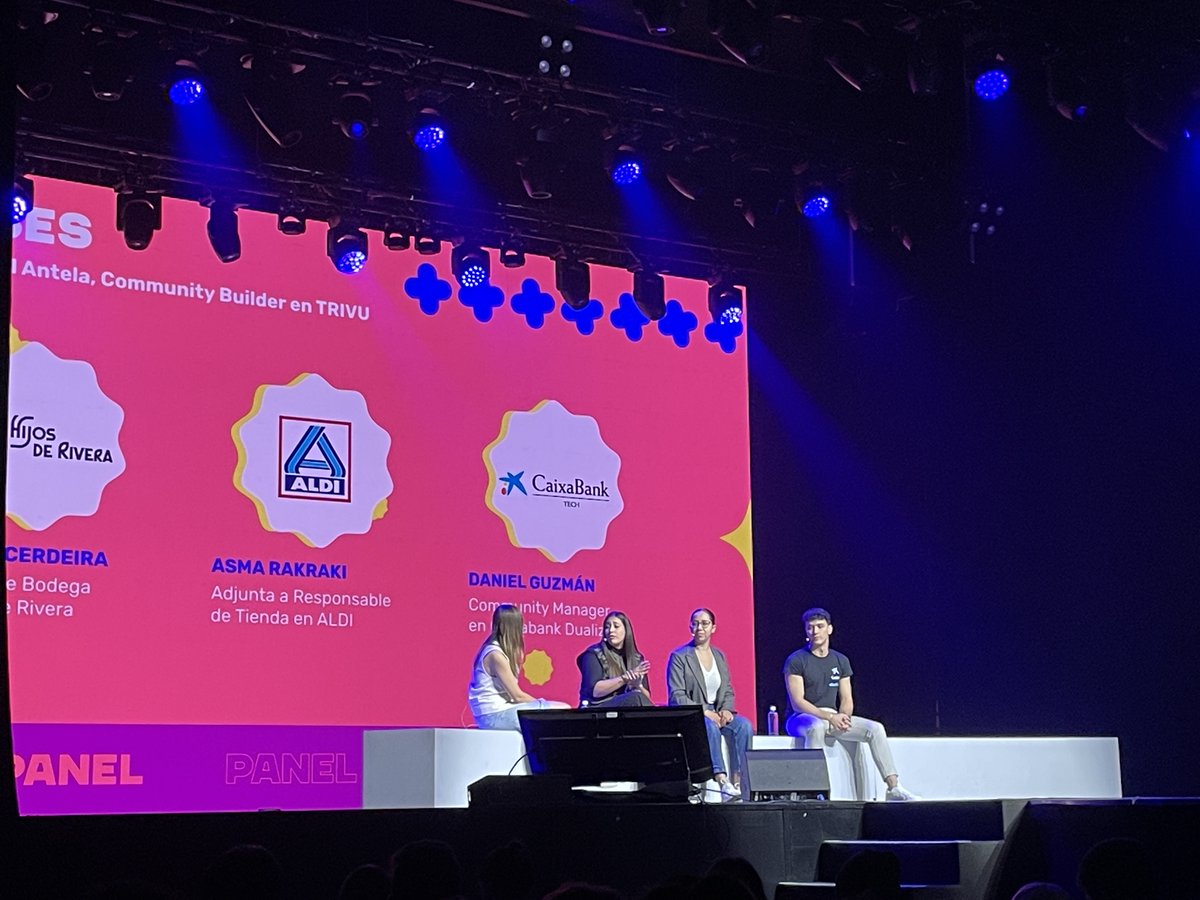fp_empresa's tweet photo. En el panel #FPVibes ha participado Daniel Guzmán, Community Manager de @CABK_Dualiza, quien ha contado su experiencia como titulado del GS de Marketing y Publicidad en el @IESALFONSOVIII, centro asociado a @fp_empresa.

Para seguir el evento en directo ⬇️
https://t.co/Lsd8By96UC https://t.co/jKOeQIWHf4