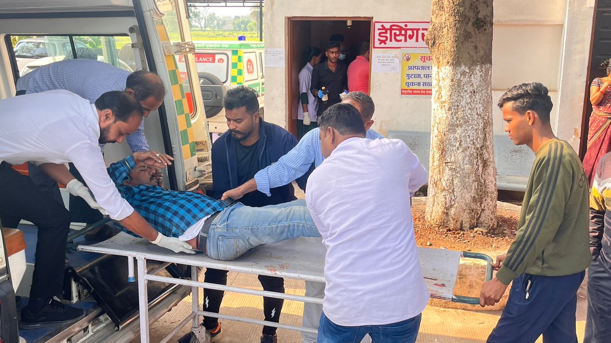 abvpcg's tweet photo. पेंड्रा जिला के केंदा में आज वाहन दुर्घटना में घायल यात्रियों को अभाविप कार्यकर्ताओं द्वारा त्वरित हॉस्पिटल पहुंचाने के साथ अन्य राहत कार्य में सहयोग किया गया। 

उक्त घटना में मृतकों के आत्मा की शांति एवं घायल जन के शीघ्र स्वास्थ्य लाभ हेतु अभाविप ईश्वर से प्रार्थना करता है। https://t.co/sXFD3SSZST