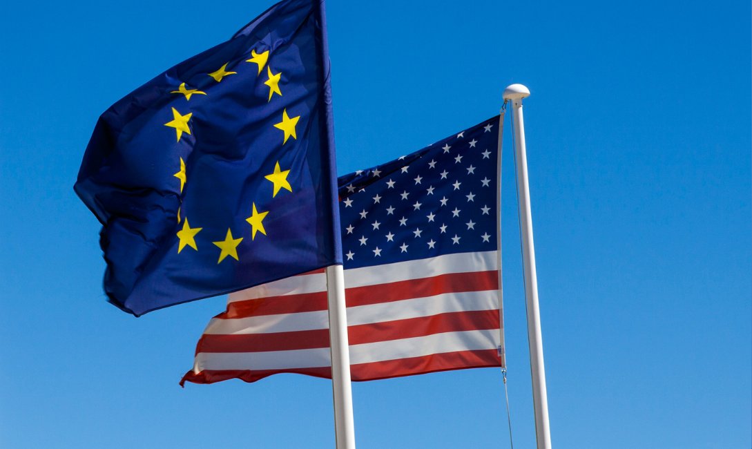 eu_eeas's tweet photo. As 🇪🇺EU and 🇺🇸 US leaders gather in Washington for the #EUUSsummit, find out more about our transatlantic partnership and how we join forces for a more peaceful, stable and prosperous world.👇
https://t.co/NAYYfJOn8v
#EUUS https://t.co/CgvGVqszCE