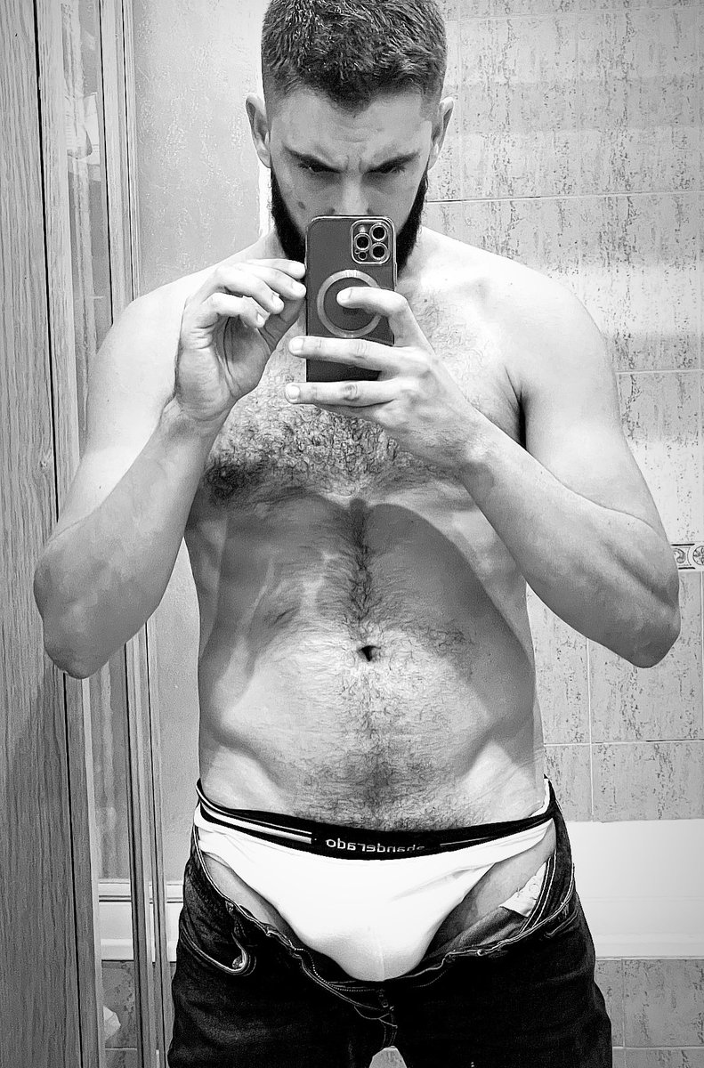 xtaky_'s tweet image. FRIDAY !!!