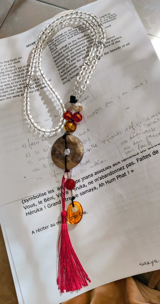 HautLevel's tweet photo. Handmade holy Tibetan Mala. Mala tibétain béni fait main 💞

Real stones, amber, moonstone, quartz stones

Let me know if you are interested by creations of mine ❤️✨❤️
#Tibetan #Buddhism #mala #holy #handmade https://t.co/psXLdSIalP