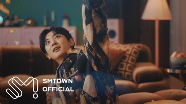 EXO GLOBAL tweet media
