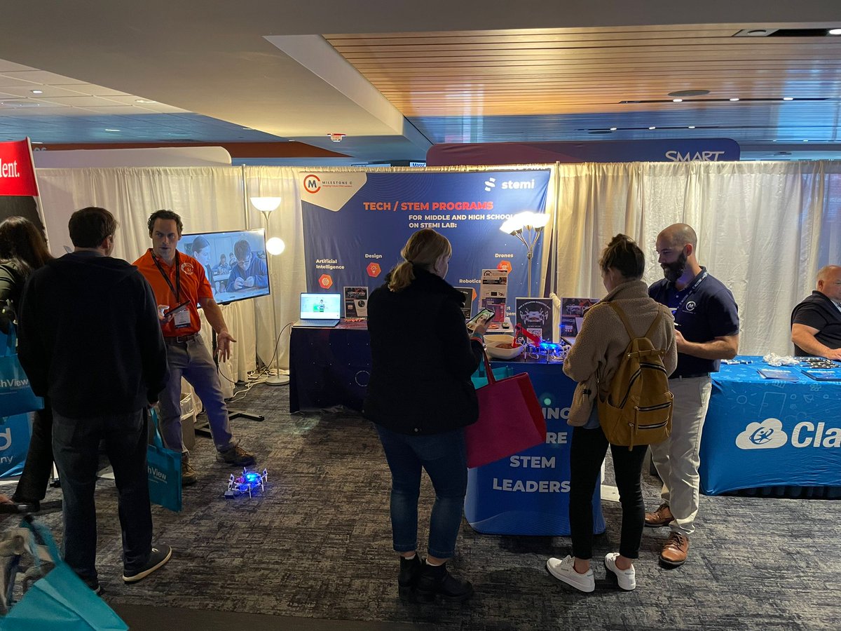 Our team, along with the partners <a href="/MilestoneC_STEM/">Milestone C</a> , had a great time at the #MassCUE #conference. Looking forward to the next one.👏🏼