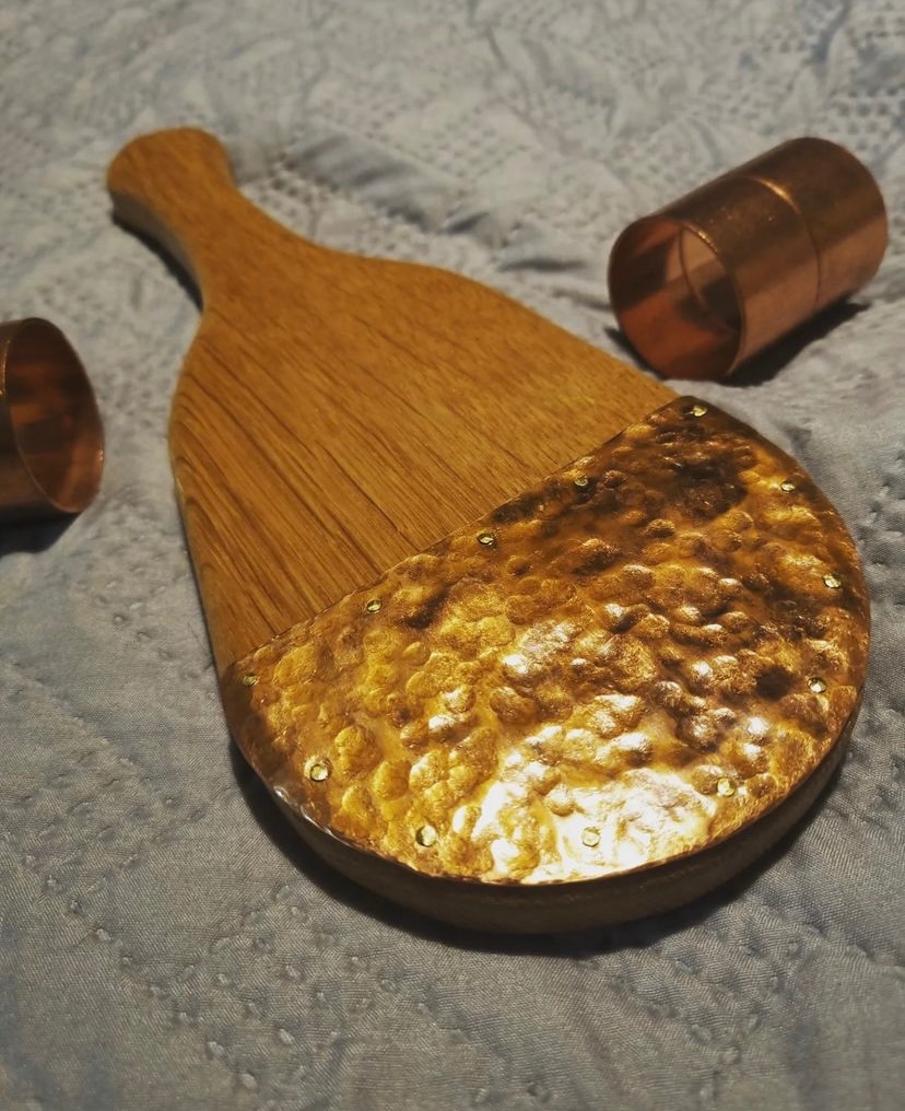 Ironoak13's tweet photo. Did you ever feel like a solid English oak spanking paddle wasn't enough for you?
How about a solid English oak paddle with a copper clad half face?
The Copperhead weighing in at 11.7 oz. #spanking #paddle #kink #bdsmِ #punishment #oak #brattamer https://t.co/HfmJ2rynjw