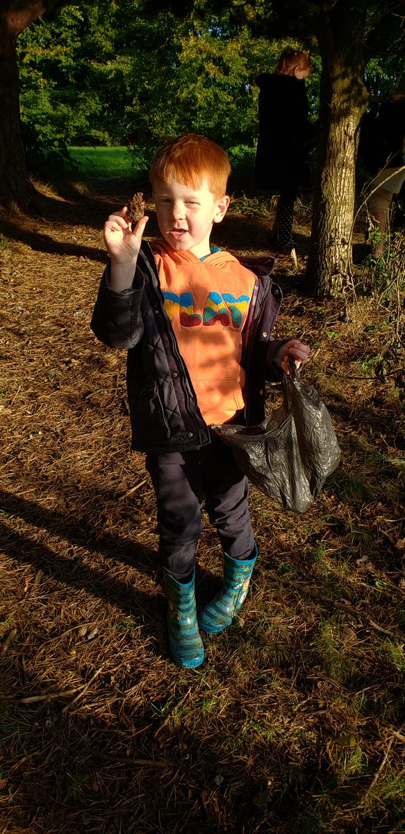 JMRushbub's tweet photo. @Class1Highpri WR had fun on his 'Autumn walk' as part of his homework. He noticed the weather was colder &amp; windy in the Autumn and the leaves turn, yellow, orange &amp; brown and fall off the trees along with acorns and pinecones! WR enjoyed collecting some pinecones. 🍂🍁 https://t.co/WEgWwl1ORm