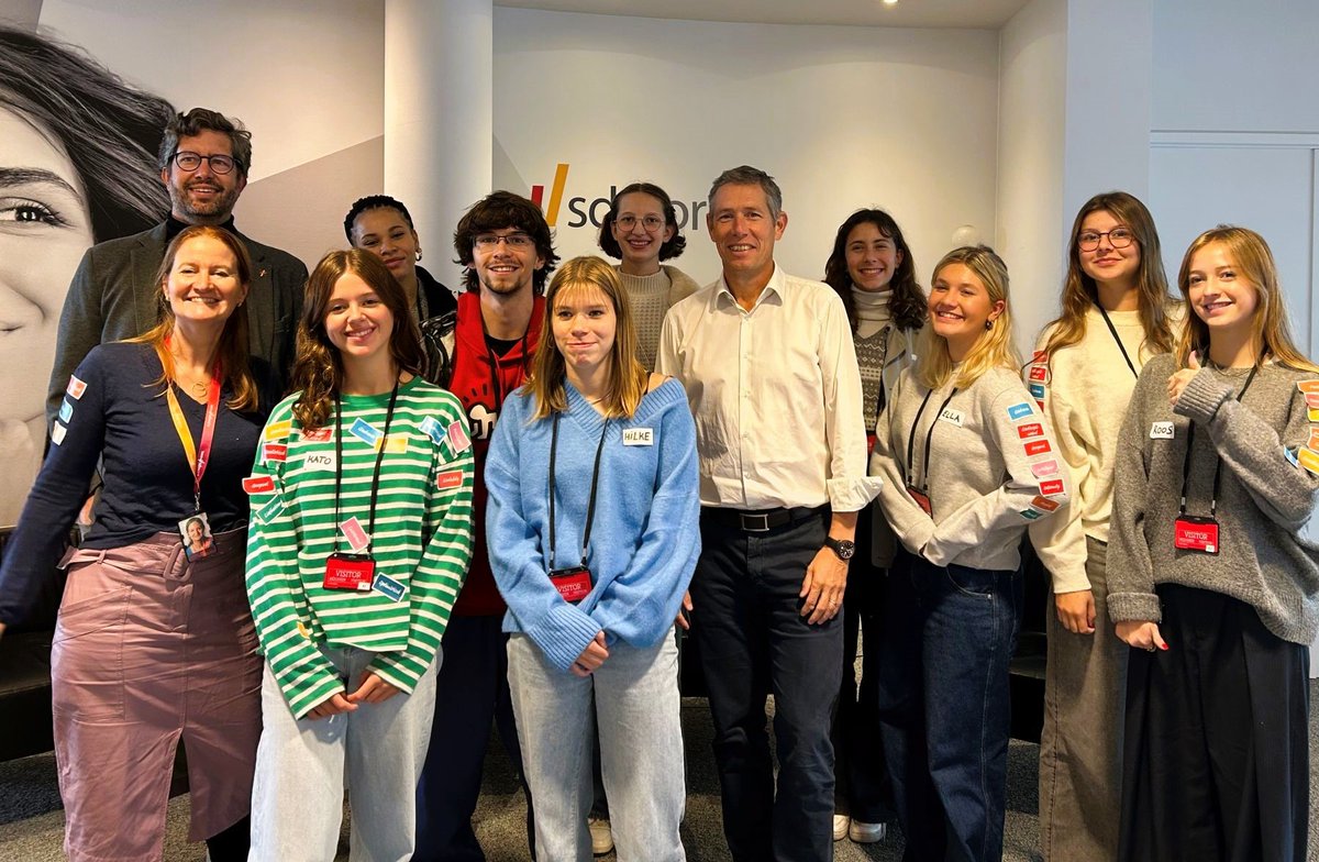 SDWorx's tweet photo. Yesterday @SDWorx welcomed 10 young talents on #YOUCA Action Day for gender justice. They spent time with our CPO Bruce &amp; CEO Kobe, happily donating the day's wage to @PlanBelgique in Senegal as they work towards a more equitable society #ESG #DEIB #forlifeforwork https://t.co/joXYAf2pI0