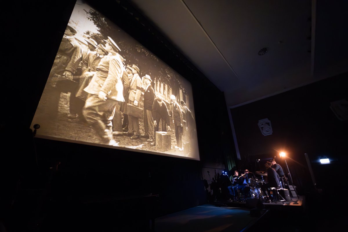Wczoraj rozpoczęliśmy 19. Święto Niemego Kina! Już dzisiaj w kinie #Iluzjon możemy zobaczyć kolejne filmy i kolejne zespoły, które pomogą nam cofnąć się do czasów naszych przodków.
👉iluzjon.fn.org.pl/cykle/info/158…

#ŚNK #kinonieme #film
