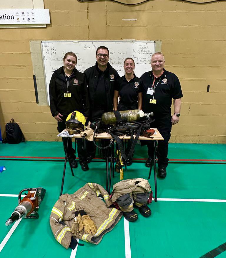 Members of Red Watch have been at <a href="/BlueCoatCofE/">Blue Coat School Coventry</a> this morning for a careers event supporting WMFS recruitment team. 
Have you ever thought about a career with @wmfs? Take a look at the role here
beafirefighter.co.uk/west-midlands/