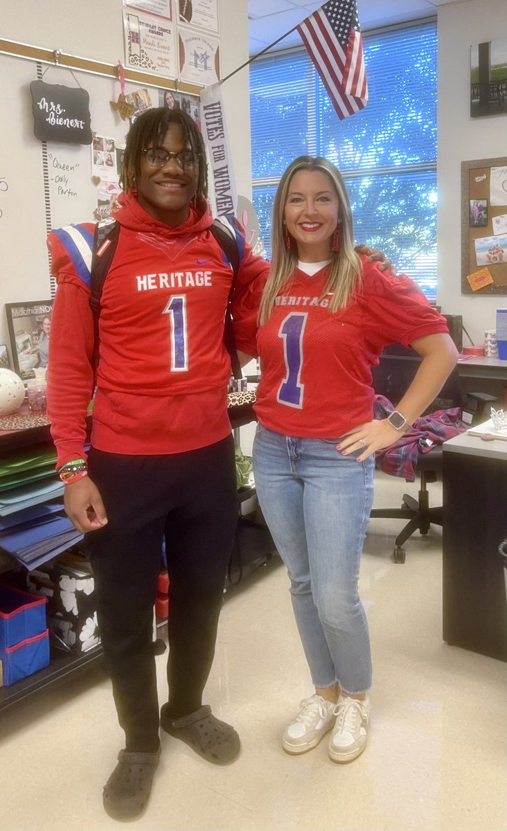 The_Queen_Bien's tweet photo. Caught @NoahOneal19 smiling! Happy Homecoming! ❤️💙 Go Jags 🐆 Beat Corsicana! @HeritageFtball https://t.co/yey9zb8iJ9