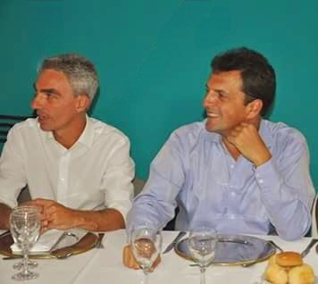 Están los que escuchan y los que sólo quieren escucharse.
Los que dividen y los que suman.
Los que exterminan y los que crean.
Los que critican y los que se arremangan para hacer.
Yo soy team fundadores.