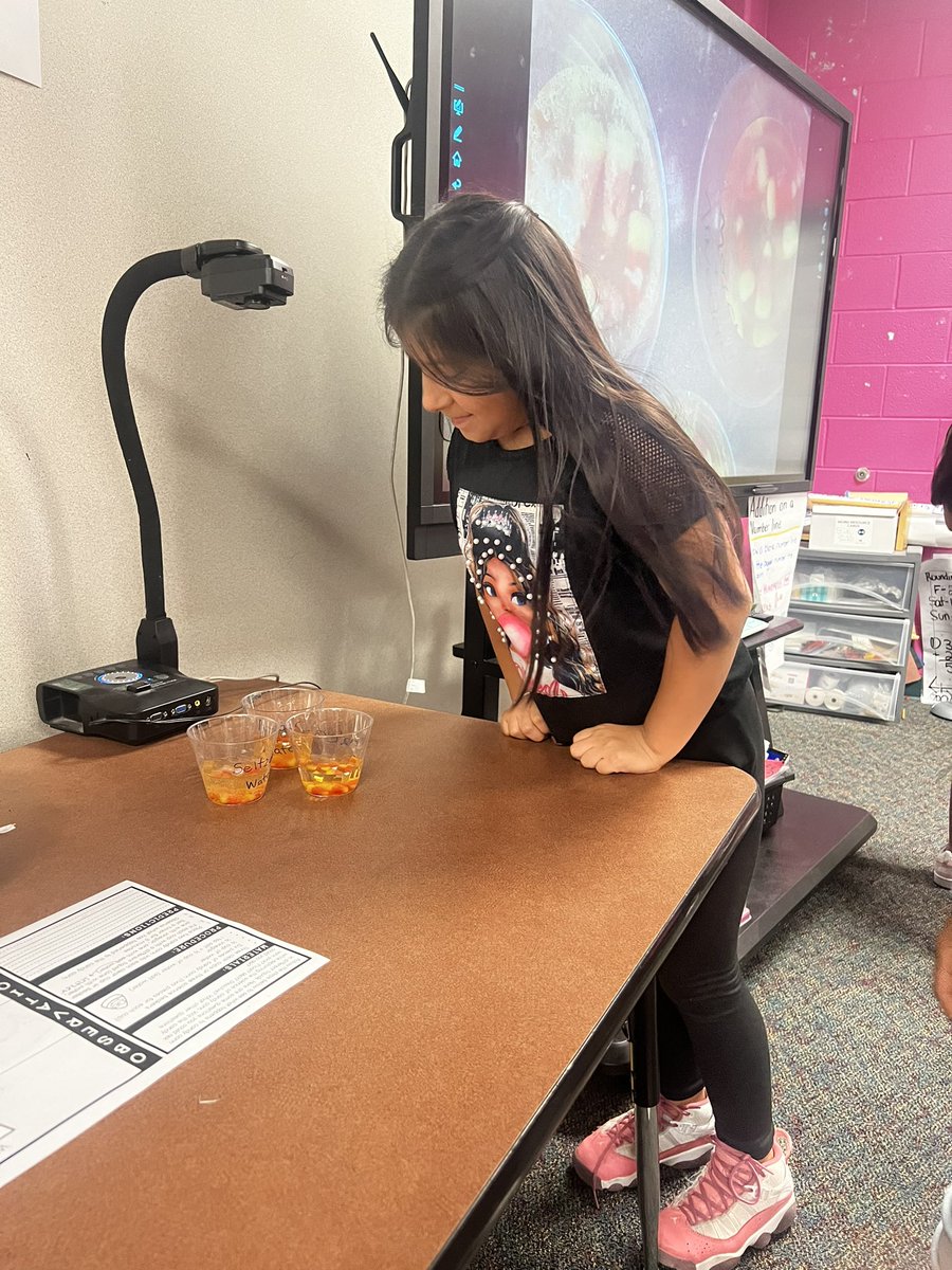 How fast candy corn will dissolve? My students are predicting what will dissolve faster. vinegar, water, or sparkling water! @HumbleISD_PLE @ClaThomas_PLE #science