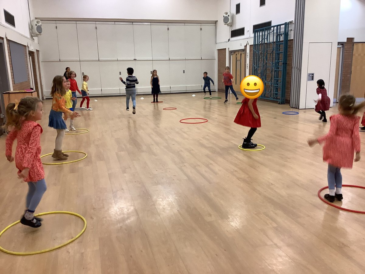 StPhilipsY3A's tweet image. We have played a game of Oina, welcomed some visitors into our classroom to tell us all about Romania and The Ukraine and learnt all about Romanian food! We even got to sample some! @StPhilipCEAP #teamstphilips