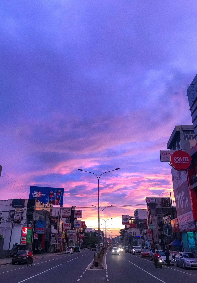 Kavishk_A's tweet photo. Hey, Purple sky 💜☁️
You made my day... 🥰 https://t.co/yFyYr0I2sj