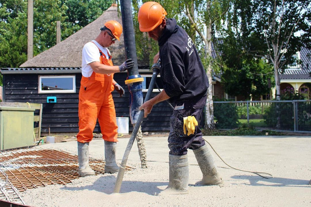 We blijven mooie beelden voorbij zien komen van bouw- en infraprojecten. 🤩 Ook een feature? Tag #debouwmaakthet. Dank <a href="/SpotCompanion/">SpotCompanion</a>, <a href="/Kroesbv/">Kroes aann. bedrijf</a>, <a href="/BallastNedam/">Ballast Nedam</a> en Hogendoorn Grondverzet. Fijn weekend! 💪