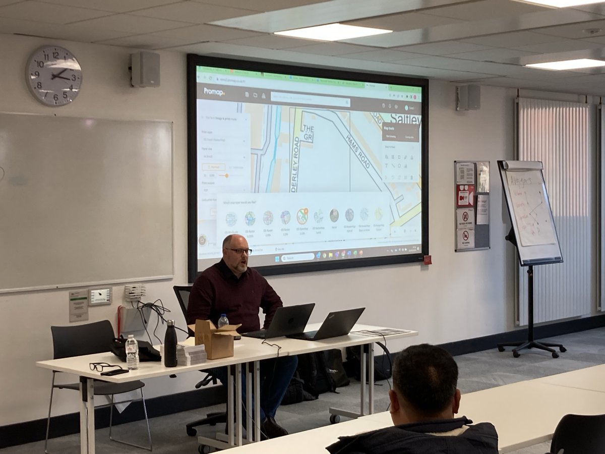 Promap's tweet image. Earlier this week, our National Training Manager Nick and Senior Consultant Paul visited the Level 4 Surveying students at @SalfordUni  to deliver an insightful session around #Promap and our expert #LandmarkData. Thanks for having us! 

hubs.la/Q026fdp30