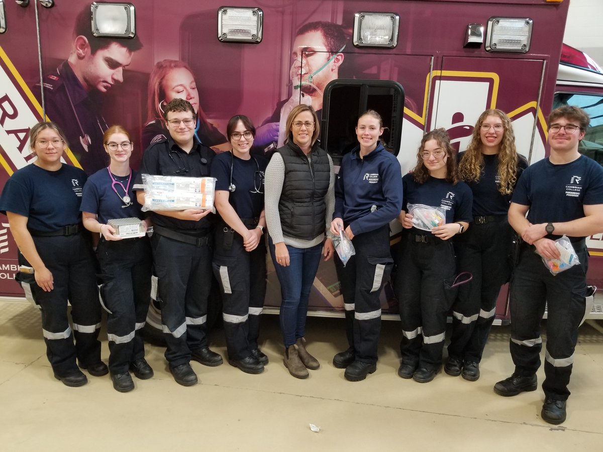 A huge thank you goes out to Jodie Graham, Materials Management Manager at the Espanola Regional Hospital & Health Centre, for delivering six boxes of donated medical supplies to our Paramedic program! 👏🚑 #CambrianCommunity #FurtherTogether #PhilanthropyFriday