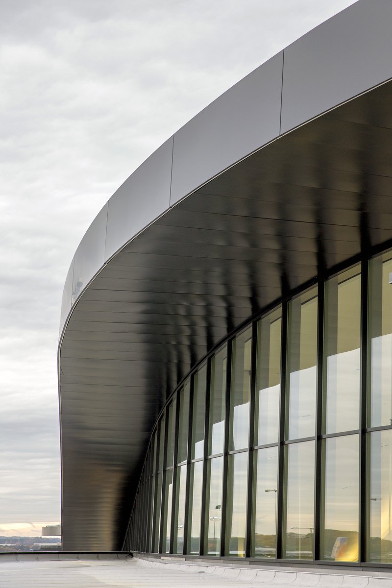 ECMetalSystems's tweet photo. At ECMS, we're your one-stop solution for code-approved,# customizable systems that elevate the #aesthetic of any project. 🙌🏻 We've got you covered, whether it's a #paintedfinish, applied, or a #naturalmetal look.
Your vision, our expertise! 👀✨ https://t.co/TlTftYmJ1M