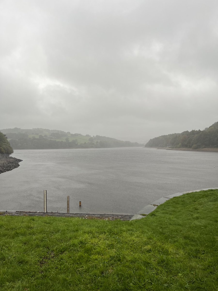 PeteWilcox1564's tweet photo. Exceptionally damp jog round #Damflask earlier.  For the 1st time, didn’t see a single other runner.  Wonder why?! #StormBabet #RestDay https://t.co/IIXtqopI9z