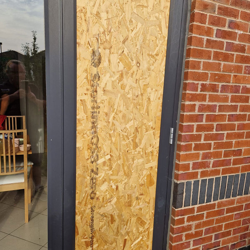 DoncasterLock's tweet image. Double glazing glass panel temporary boarding in #Doncaster while we make the new panel.
doncasterlocksmith.co.uk/doors/upvc-win…