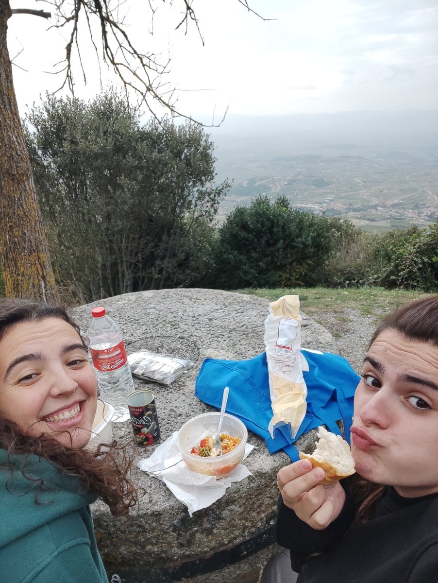 Todo eran bromas hasta q ahora hago picnics con la Helena q lo pregunta 😳