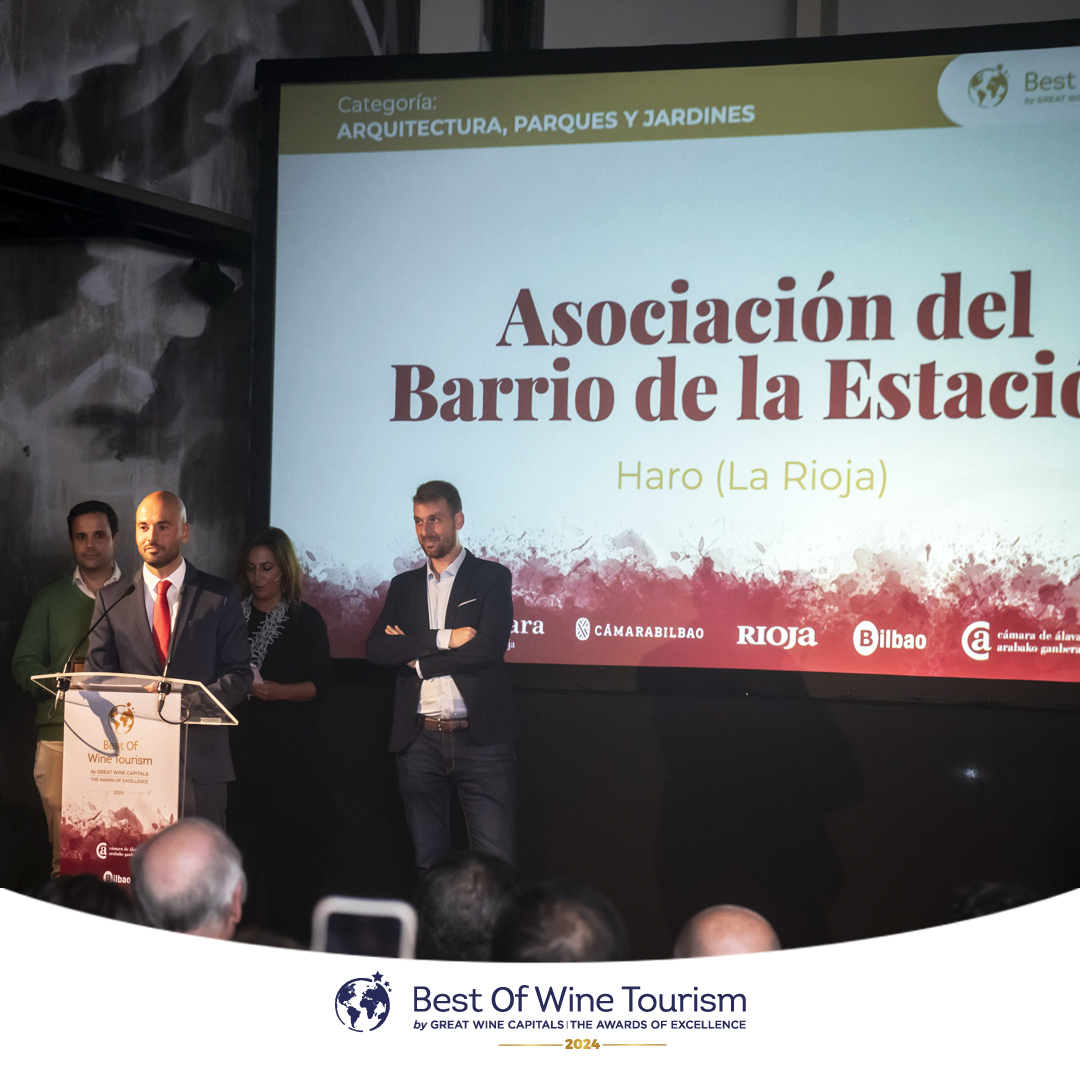 Ayer el #BarrioEstación recibió el Premio #BestOfWineTourism 2024 otorgado por @WineCapitals y @bilbaorioja en la edición de los #BestOfWine Tourism por los #BarrioEstaciónTours.

barrioestacion.com/barrio-de-la-e…

@LaRiojaAltaSA @bodegasmuga @BodegasRoda 
@VINAPOMAL @b_gomez_cruzado @Cvne