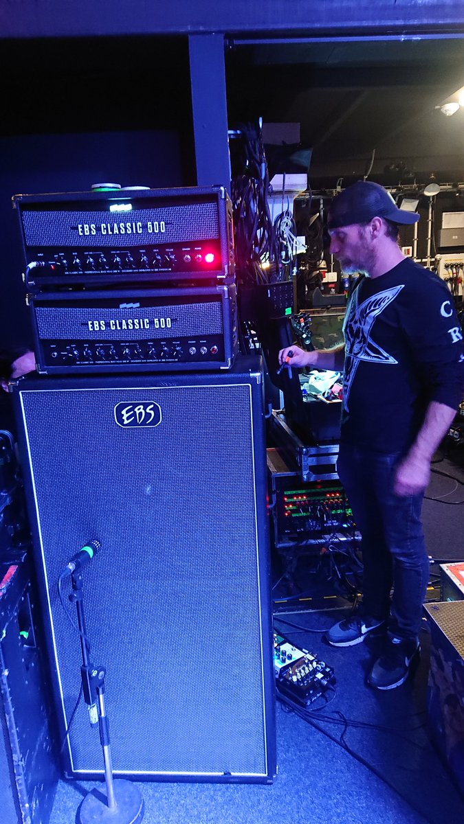 Best amp in the world handled by the best tech in the world. Stijn handles my instruments and amps in both Soilwork and The Night Flight Orchestra. Don't know what I'd do without him.

#ebssweden #soilwork #thenightflightorchestra