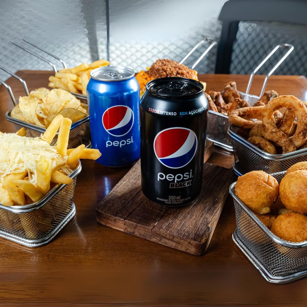GeekBurger17's tweet photo. 🍔🍟 É hora de tomar uma difícil decisão! Entre esses aperitivos incríveis, qual é o seu favorito? Deixe nos comentários!

 #EscolhasGeek #GastronomiaGeek #GeekBurger https://t.co/4in8LhqPfP