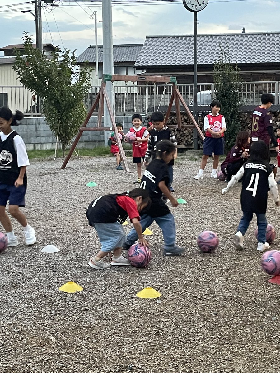 f_mosshan's tweet photo. なでしこサッカー体験
みんなの笑顔がこの体験を物語っている！
#バニーズ群馬FCホワイトスター https://t.co/rD0OdyGnAJ