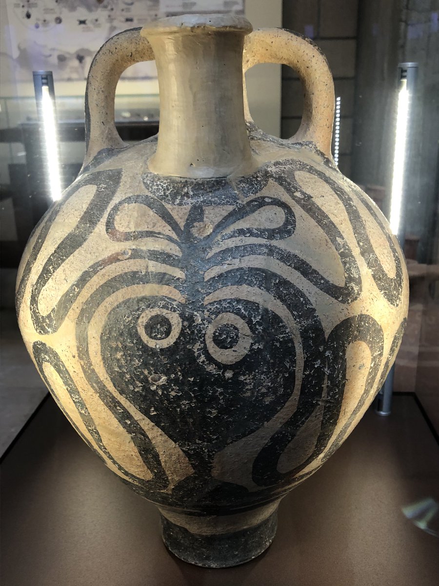 HBCullen's tweet photo. Happy Friday! Enjoy these ancient octopus vases from Athens and Thebes! @Sarah404BC @StahsClassics https://t.co/xq1oS2qHbW