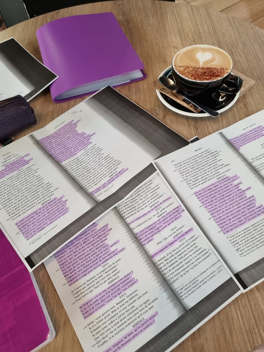 Sab_Bdt's tweet image. Le meilleur capouccino du coin 💜

#weekendiscoming