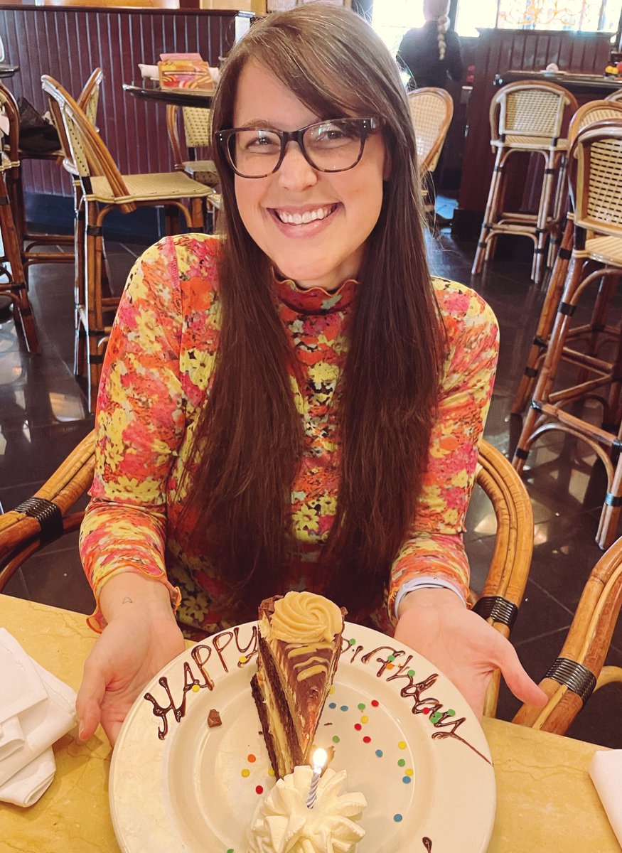 simply__mollie's tweet image. thank you to all of you who have shown me birthday love this week after seeing my senior swiftie post. so happy to meet all my new swiftie moots! 

33 is still growing up now… 🫶🏼✨ #seniorswiftie #birthday #thirtythree