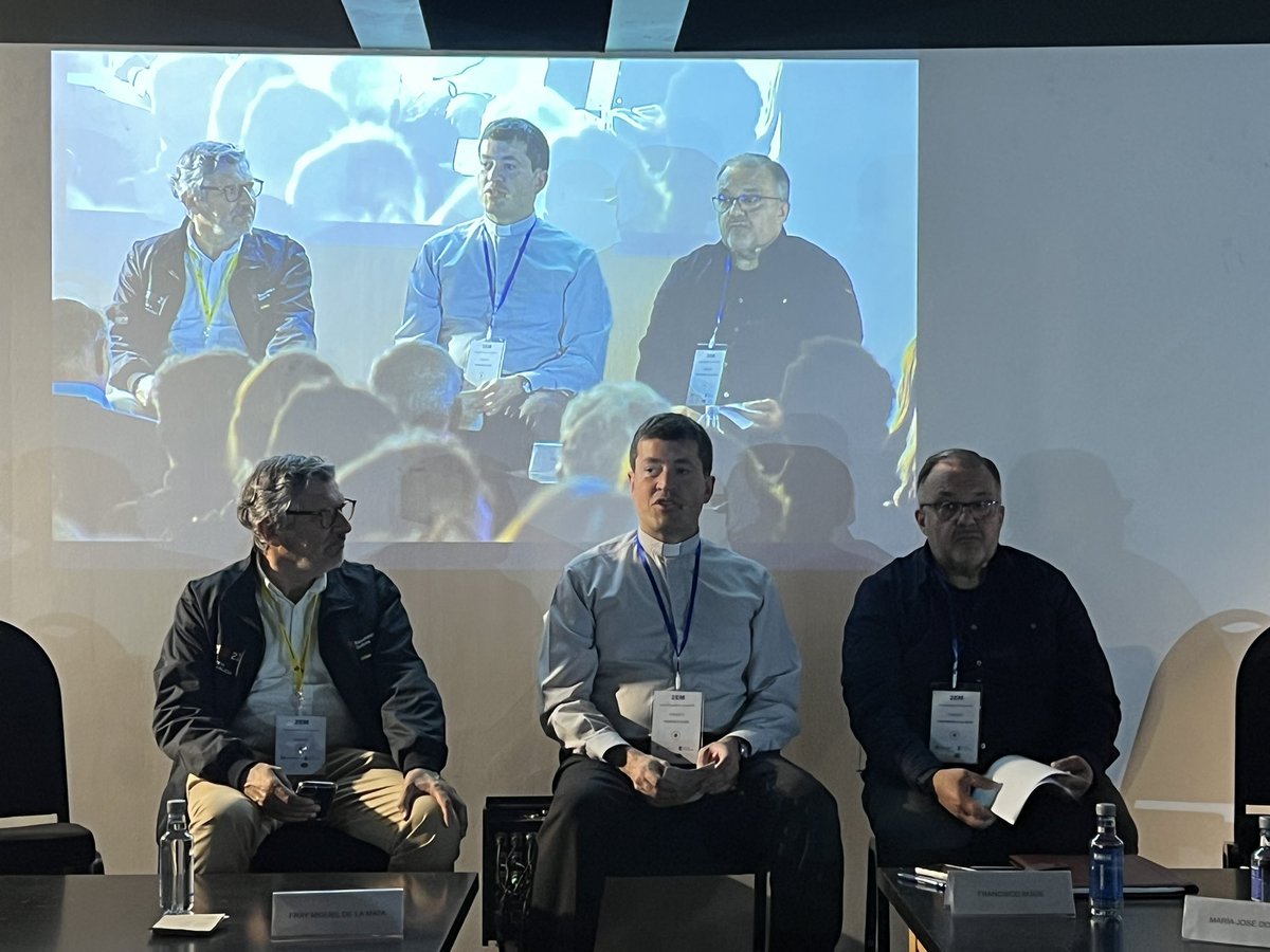Federacion_CS's tweet image. 👥👤👥 
Mesa Redonda | 𝗖𝗔𝗧𝗘𝗗𝗥𝗔𝗟 𝗗𝗘 𝗦𝗔𝗡𝗧𝗜𝗔𝗚𝗢

🗣️ Dra. María José opico.
🗣️ Fray Miguel de la Mata.

#IIEM #EncuentroMundial #asociacionesjacobeas #galicia #caminodesantiago #peregrinos