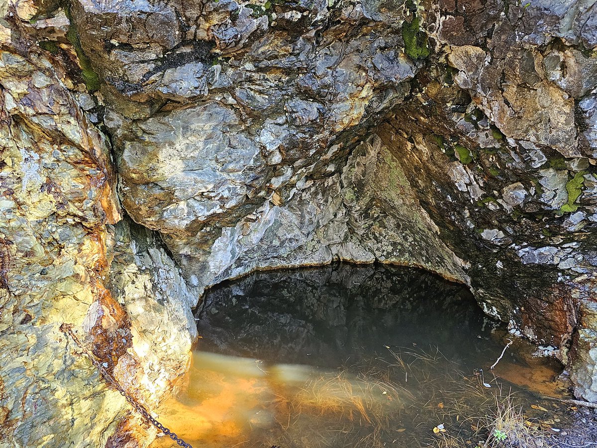 Kilpisjaervi's tweet photo. We also visited the large Løkken #copper mine this week.

Discovered 1652, start of production... 2 years later 😵 (closed 1987).

Those were the times... less paperwork than today, I guess. 🫣
$TMIN @TeakoMinerals #Norway https://t.co/zc3xKX9afB