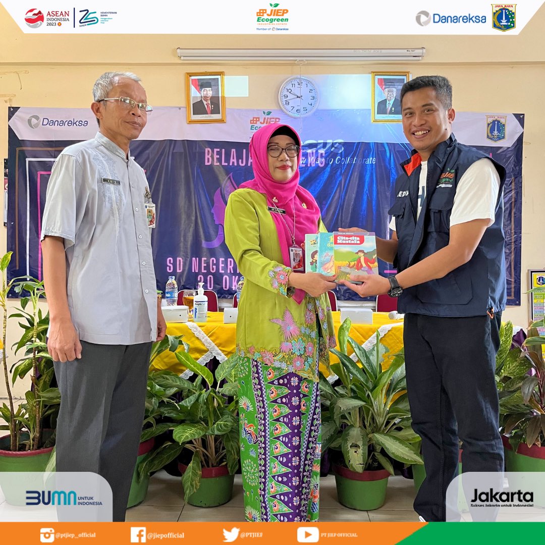 Hi #SahabatJIEP

Melalui Program Tanggung Jawab Sosial dan Lingkungan PT JIEP memberikan bantuan berupa buku bacaan dan perlengkapan perpustakaan lainnya ke SD Negeri 06 Jatinegara dalam Program JIEP Book Corner