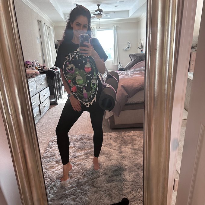 I took a break from yoga after I hurt my shoulder and got into Pilates but now I&rsquo;m back into yoga too<a href="/tag/instagramdown"class="tags"><span>#instagramdown</span></a>