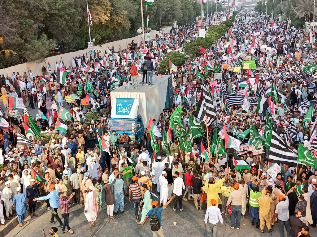 SunyMQMpk's tweet photo. اسرائیل کے ظلم اور بچوں پر بمباری کی بھرپور مذمت کرتے ہیں 

پاکستان کا بیانیہ آج اسلام آباد سے نہیں کراچی سے جارہا ہے
#LetsUniteForAlAqsa https://t.co/EDYFTn46zp
